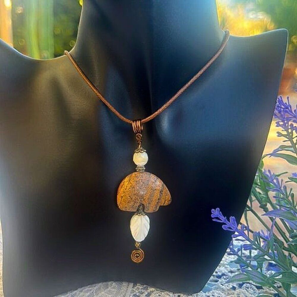 Vintage Artisan Picture Jasper & Mother of Pearl Bear Pendant Necklace